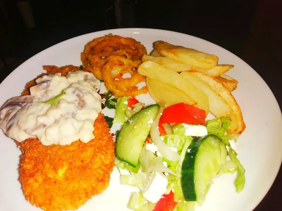 Chicken schnitzel 🍗🍟|Foodie🥗🥖🥂さん