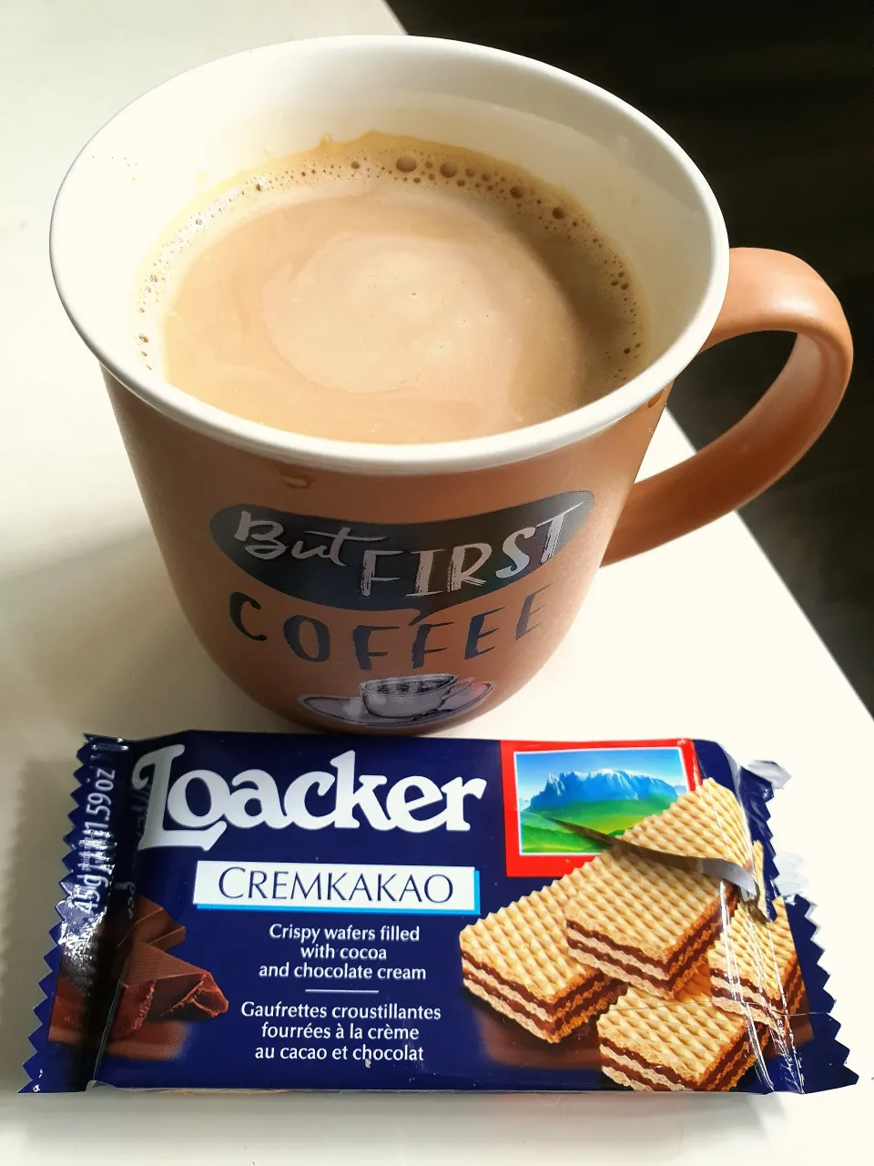 Hazelnut milk coffee with Loacker🥰
mid morning treat 😍|🌷lynnlicious🌷さん