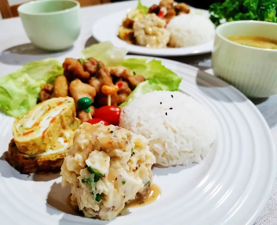 Popcorn Chicken
Mashed Potatoes
Egg Roll|winniewuさん