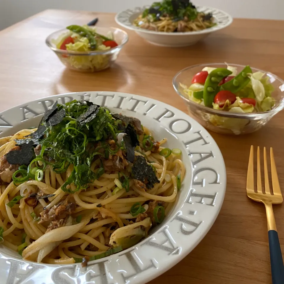 Snapdishの料理写真:サバ味噌缶の和風パスタ|non0619さん