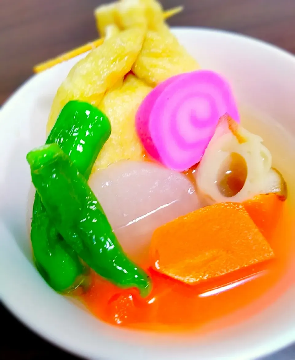 Snapdishの料理写真:本日の小鉢は～
玉子入り巾着と野菜のおでん風～♪♪|砂糖味屋キッチンさん