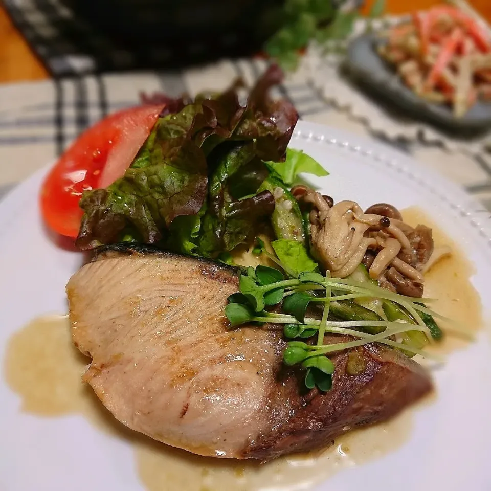 sakurakoさんの料理 ぶりの柚子胡椒バターステーキ(*^^*)|とまと🍅さん