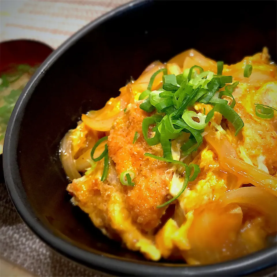 今日は昨日半分揚げずに残しておいたチキンカツでカツ丼(˶′◡‵˶)トンカツやないけどカツはカツやからカツ丼や(((;◔ᴗ◔;)))|AXさん