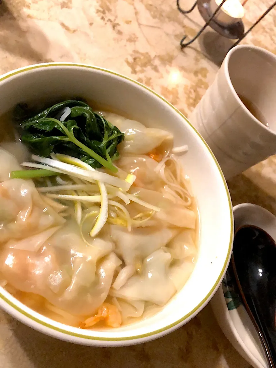 Snapdishの料理写真:センレックで海老ワンタン麺|MIEKO 沼澤三永子さん