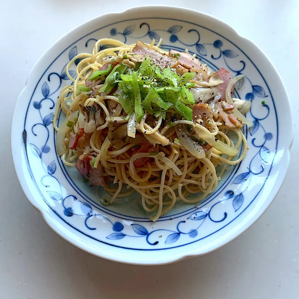 ベーコンとしめじの和風パスタ🍝♡|FUMIさん