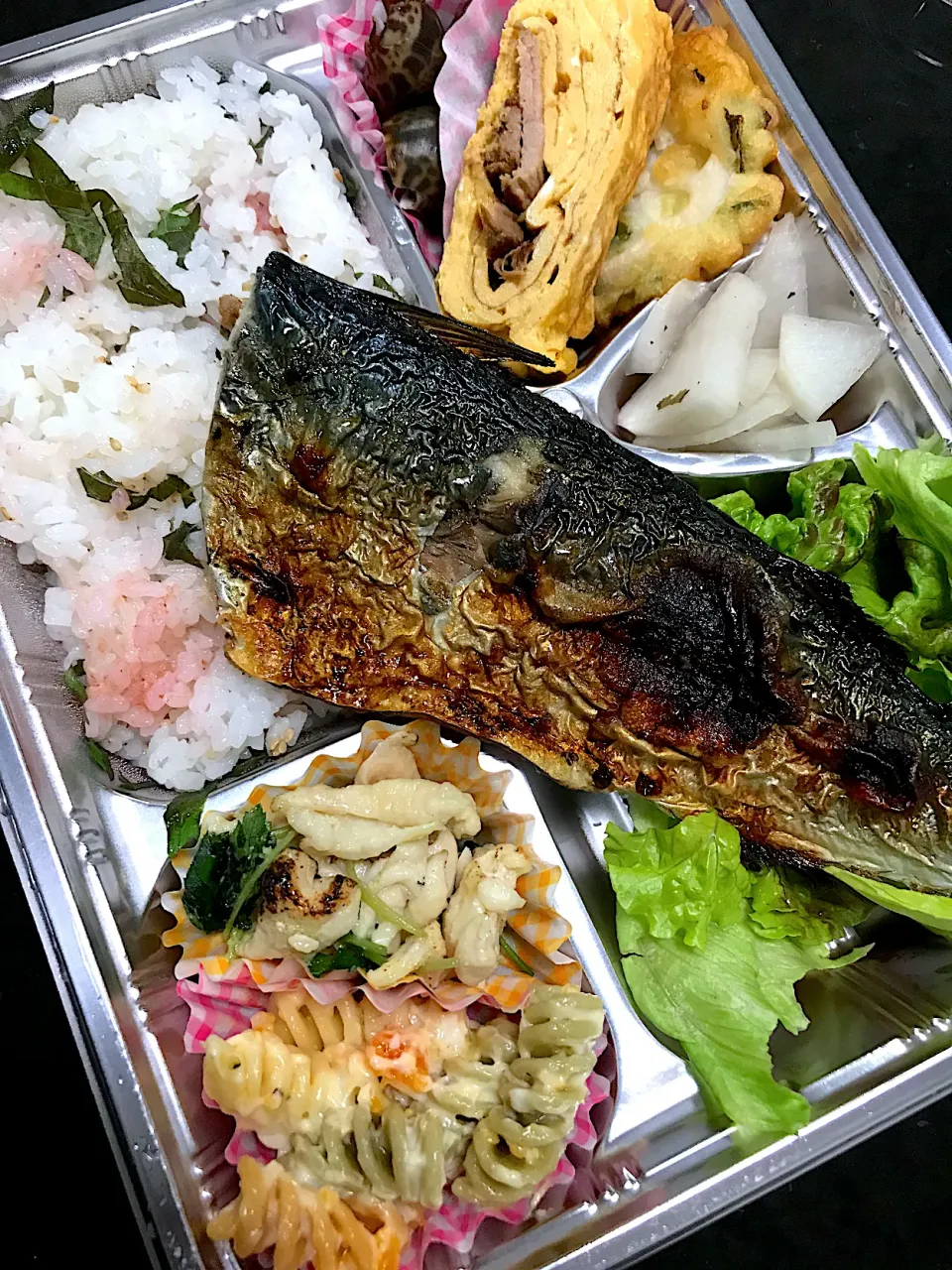 餃子屋気ままさんのテイクアウトお弁当^ ^|saturnさん