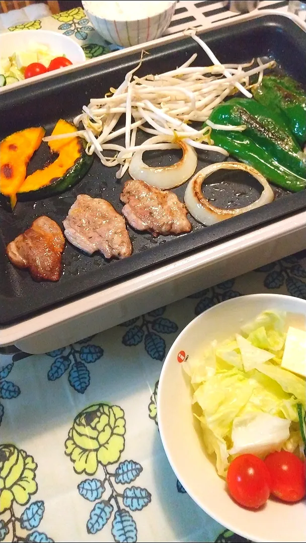 Snapdishの料理写真:ホットプレートde焼肉|sumireさん