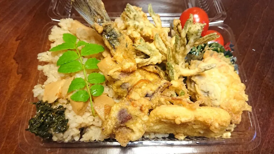 タケノコご飯と天ぷら弁当|りょーさん