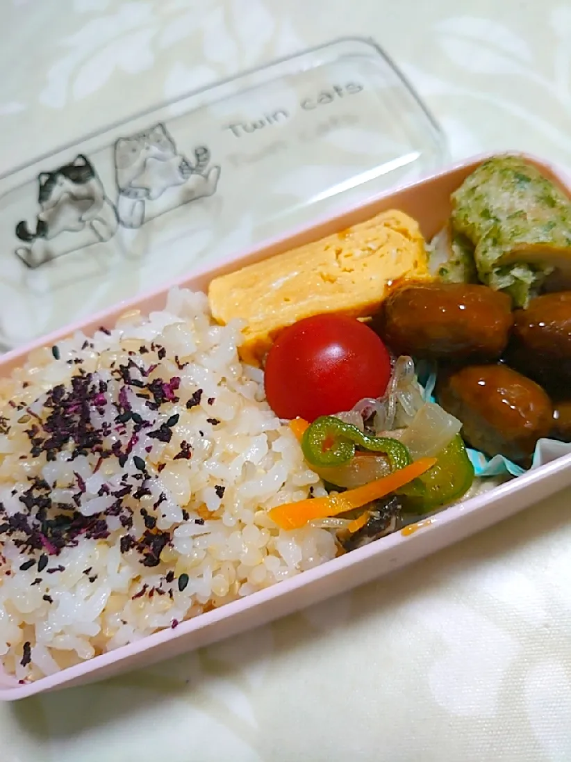 私のお弁当
お弁当箱変えました。
350ml入りますが、おかずがきつい。|🍒ふみりん🍒さん