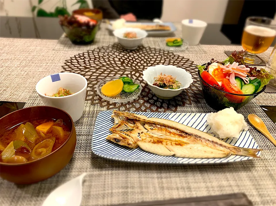 かますの塩焼き、具沢山味噌汁、納豆で和食夕飯😊|ゆかさん