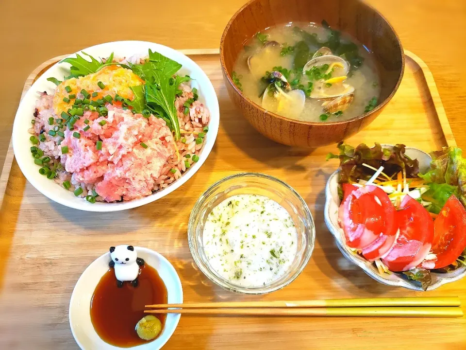 今日はサーモンと鮪のたたき丼|Kaanaさん