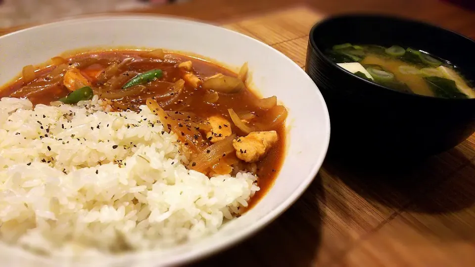 トマトカレー🍛
の晩ごはん✨|kaz(*･ω･)さん