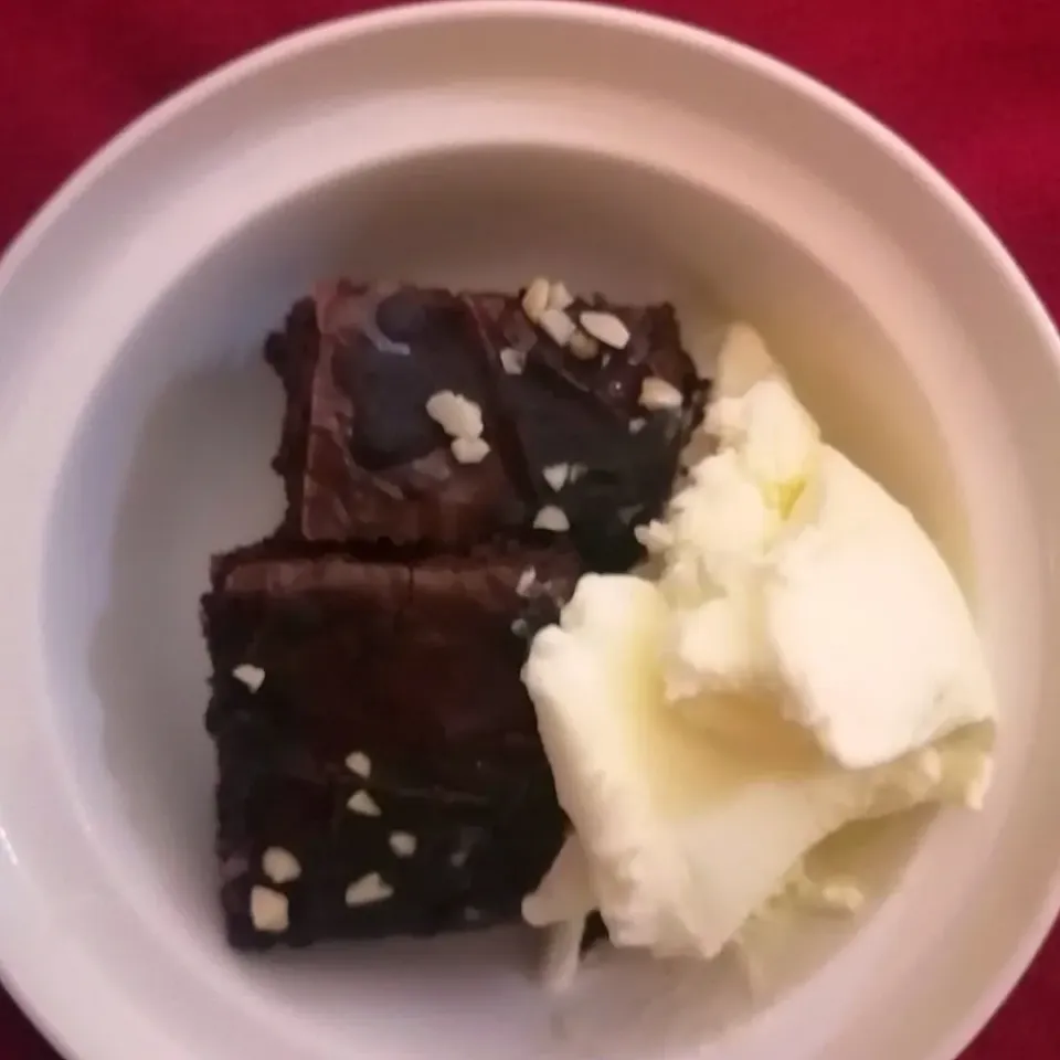 Brownies Wt Vanilla Ice|Tharaa's D'Signatureさん