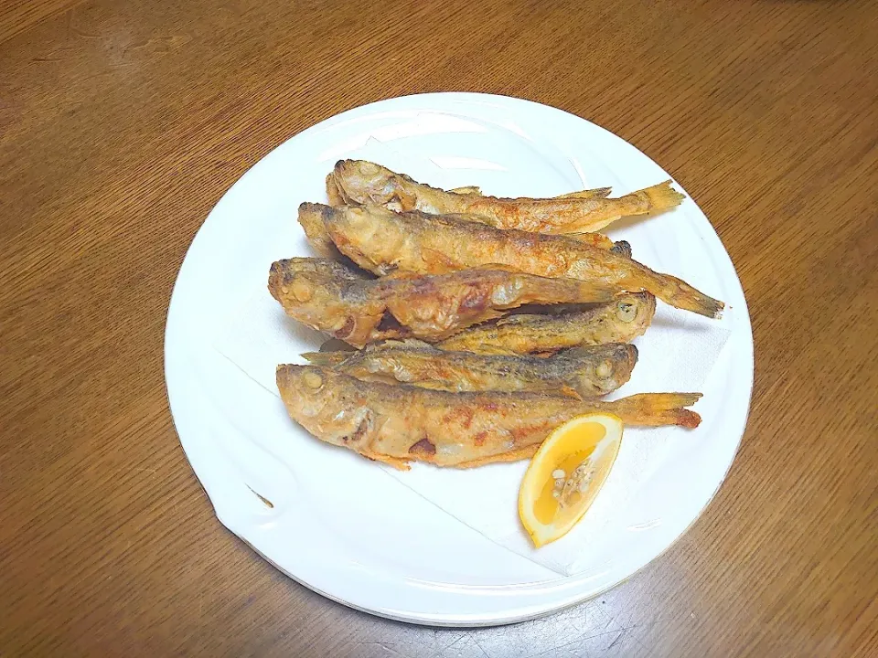 Snapdishの料理写真:ハタハタ唐揚げ|Akiko Nakamotoさん