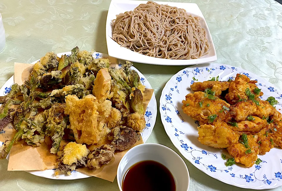 山菜の天ぷら＆とり天🐔揚げ物三昧😅☆晩ご飯|ぽっちさん