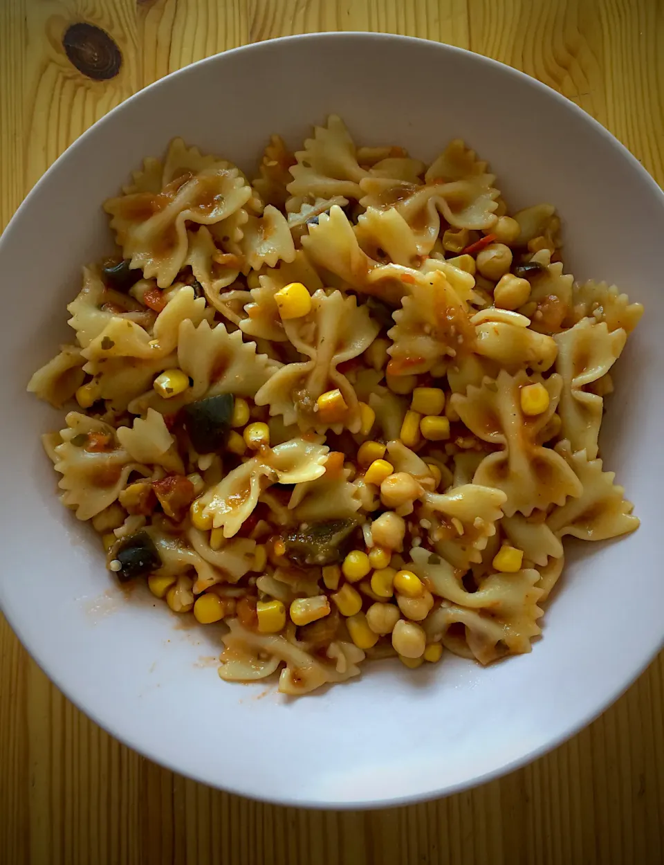 Snapdishの料理写真:Pasta with chickpeas, corn and eggplant 🌽🍆|MissYumYumさん