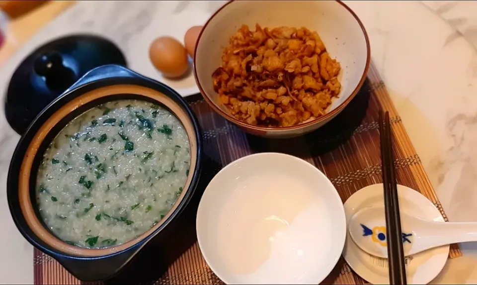 Snapdishの料理写真:Mani cai (马尼菜) porridge & fried mince chicken plus ginger.

#amame shiba (アマメシバ)
#cangkuk manis|ģřãçîöůşさん