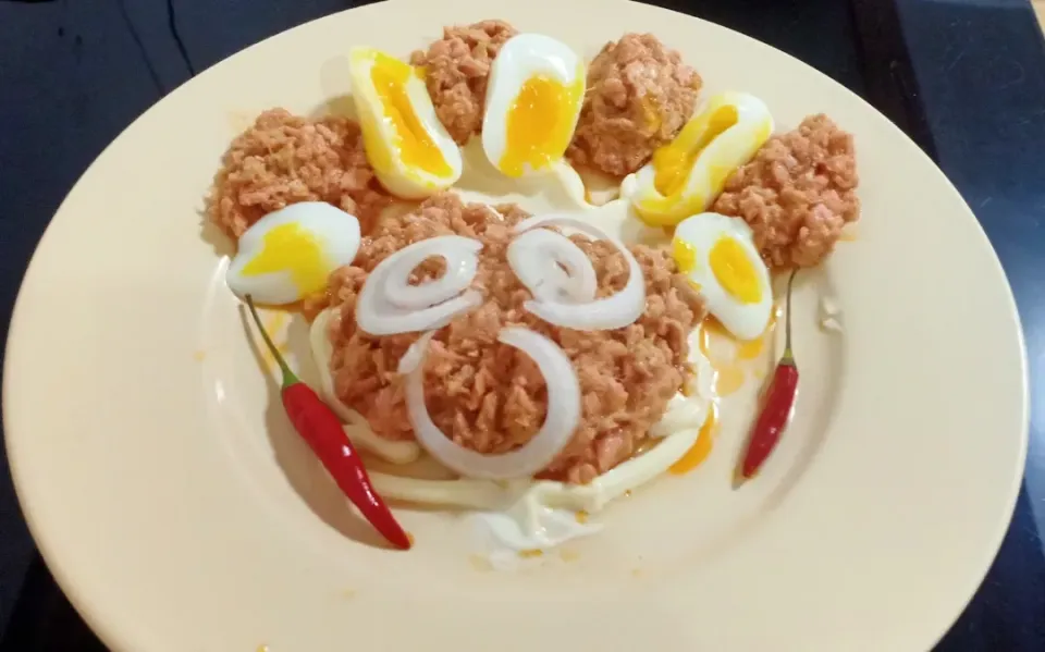 Tuna w/ Egg Onion on top|Prince Jhon Bandolさん