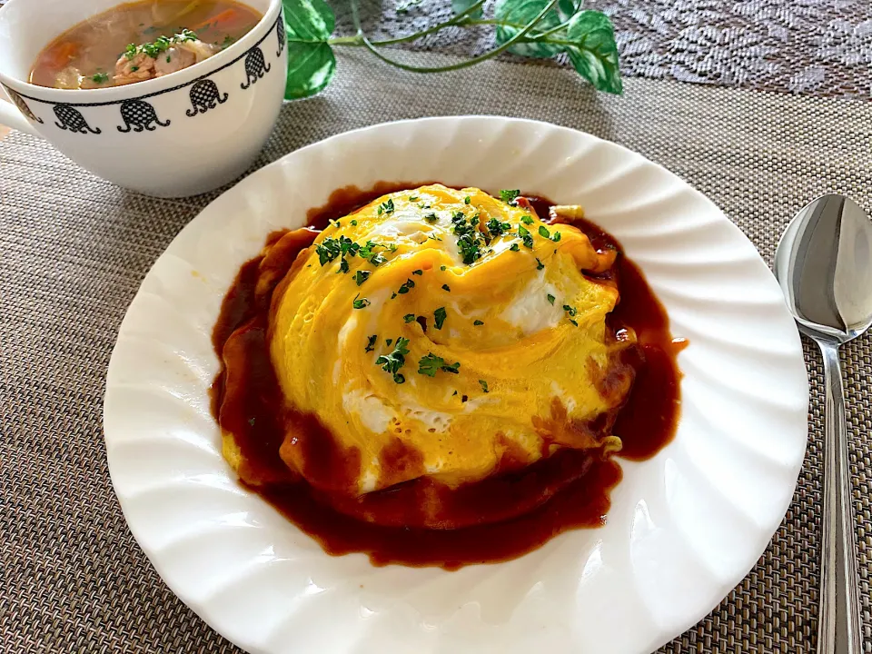 今日のREMO飯　ドレスドオムライス|ヒロさん