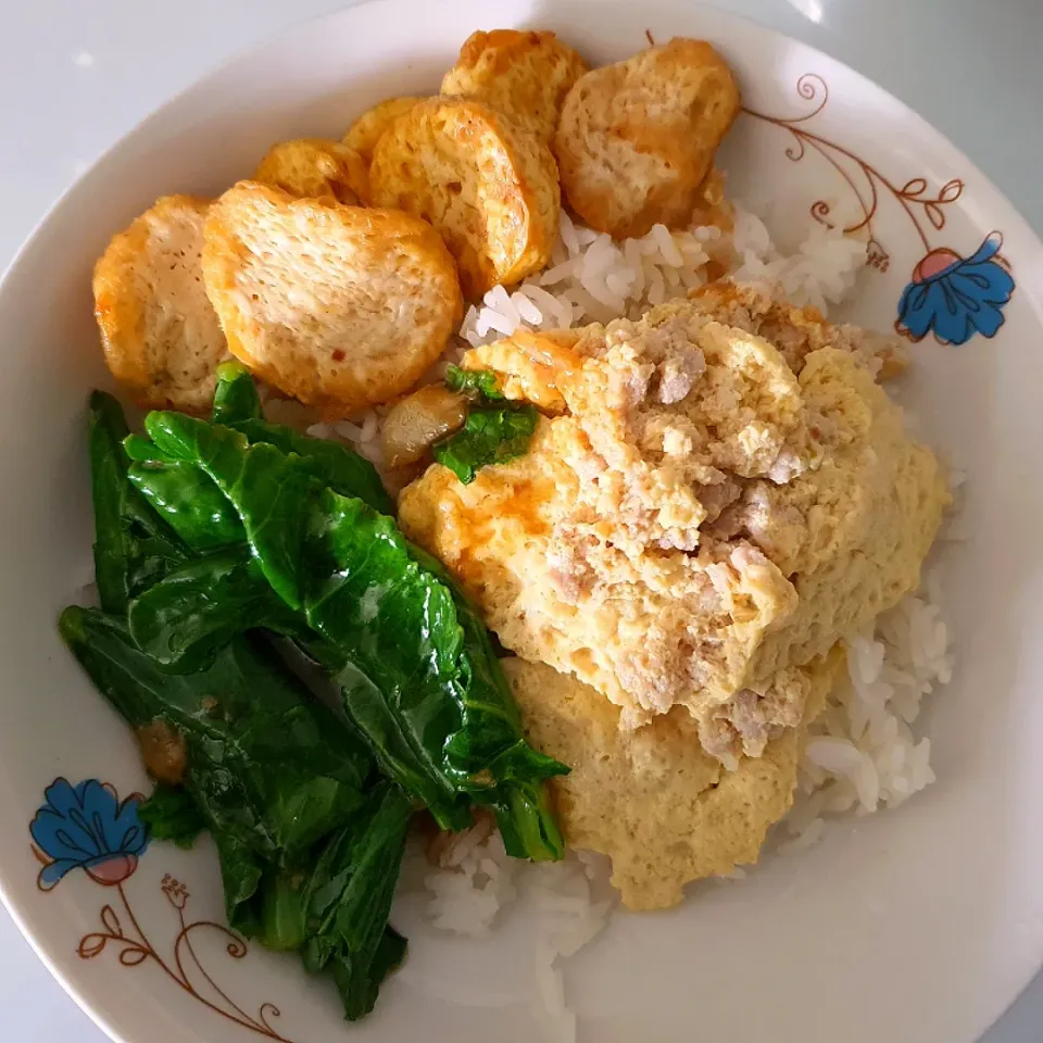 Simple lunch 280420 😋
steamed minced pork egg baby kailan egg tofu|🌷lynnlicious🌷さん