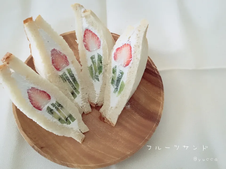 Snapdishの料理写真:フルーツサンド⸜🌷︎⸝‍|yucca@さん