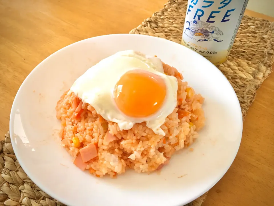 Snapdishの料理写真:目玉のせ⭐️ケチャップライス|gomanmaさん