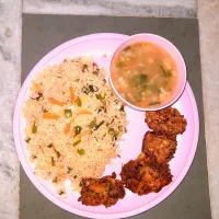 Snapdishの料理写真:Indian Fried rice 
vegetable soup
Manchurian Pakoda|divya shreeさん