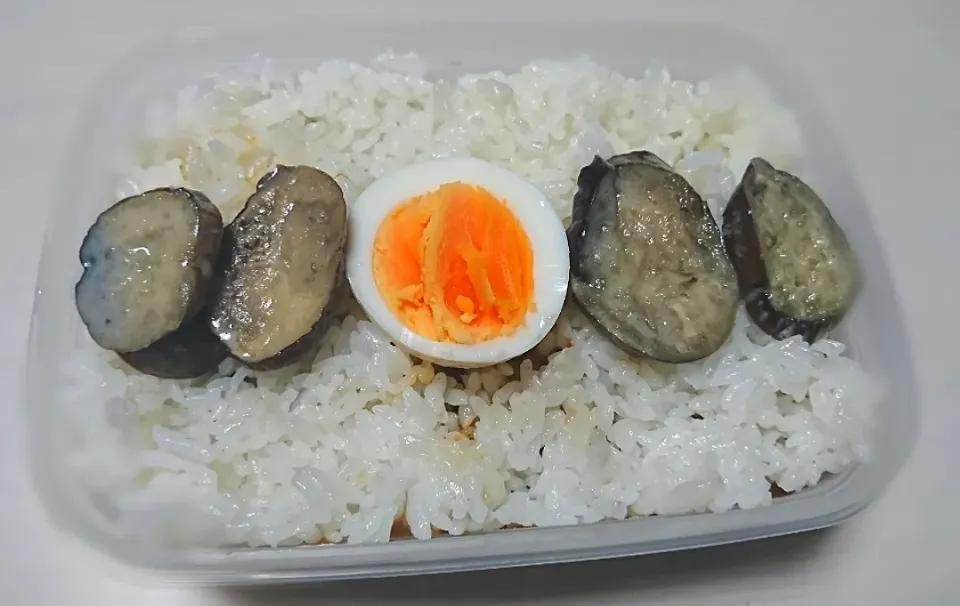 カレー下にあるよ丼|えびぱんさん