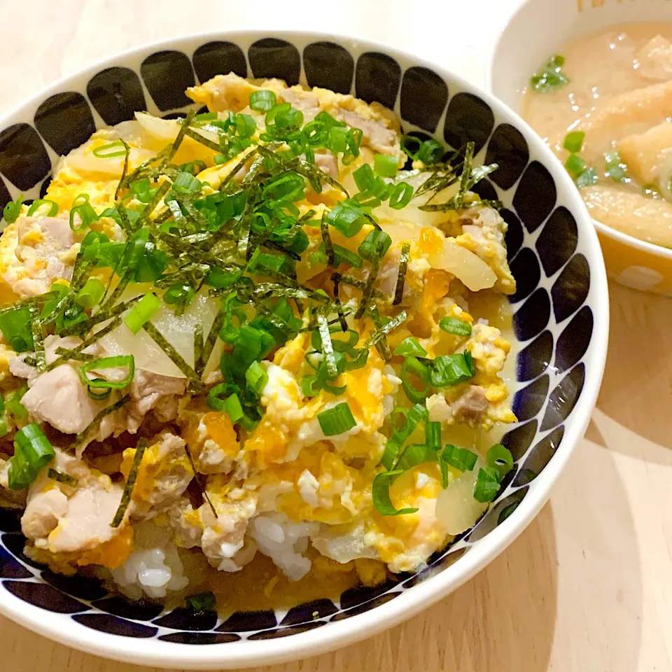 夜ご飯☺︎親子丼＆お味噌汁|とまこ(*^o^*)さん