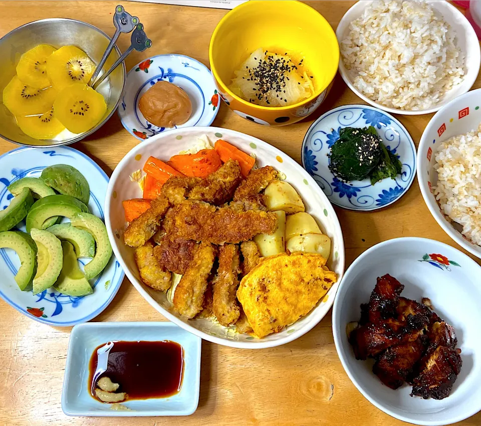 トンカツを串揚げソースで食べる💕|Makokoさん