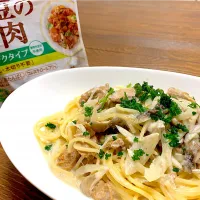 Snapdishの料理写真:大豆のお肉フィレタイプで豆乳チーズクリームパスタ(舞茸入り)|vege a zeeさん