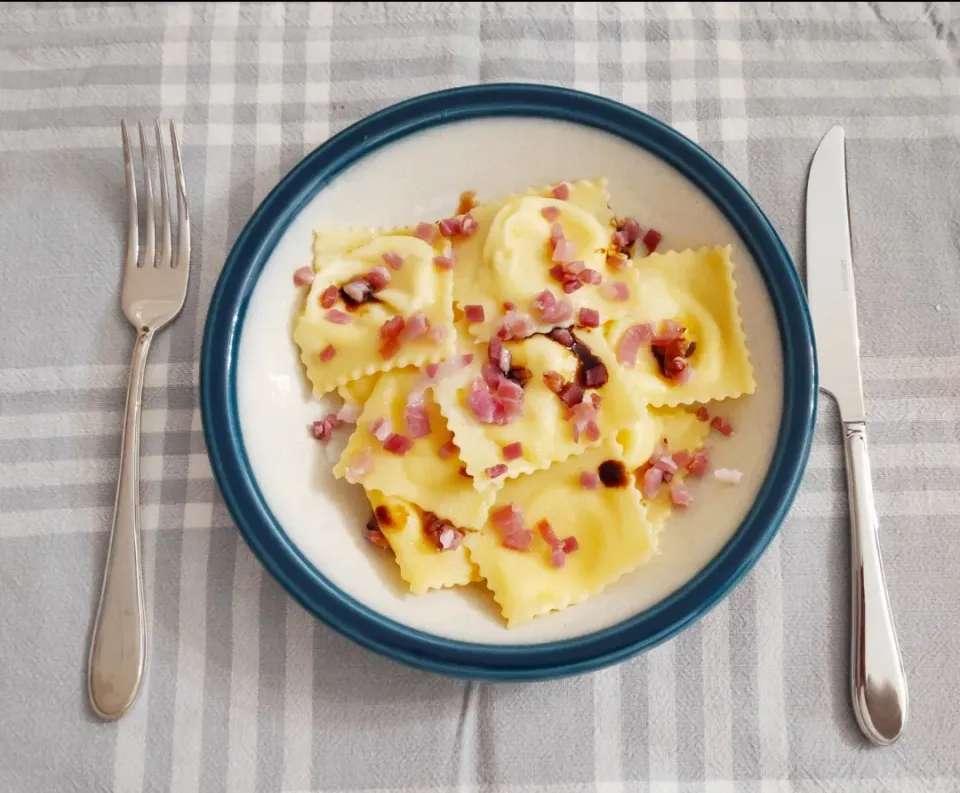 Ravioli with liquid parmesan filling|Ery_05さん