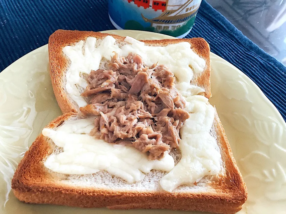 今朝はツナトースト作った😋|アライさんさん