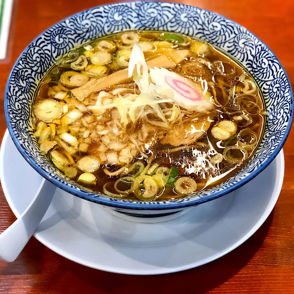 中華蕎麦　赤鶏の濃厚な出汁が香ります。仕上げは、追鶏飯なり。|ひろゆきさん