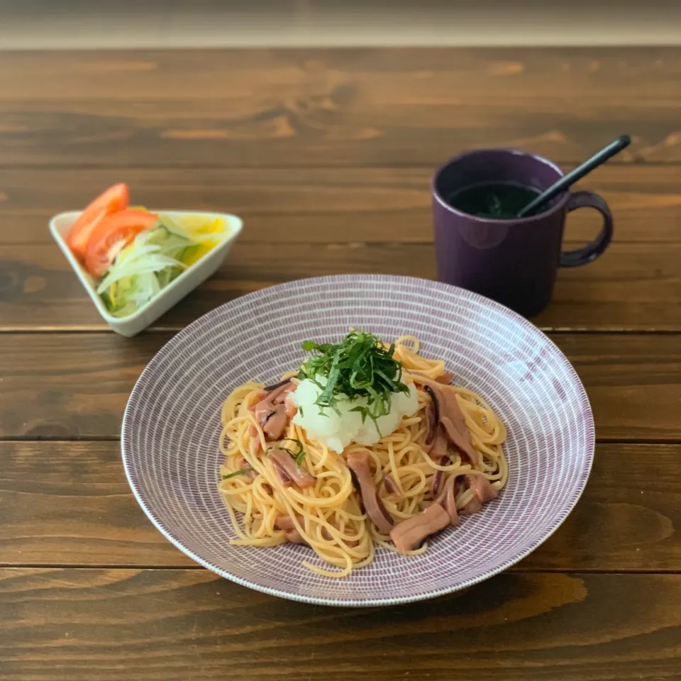 今日の昼ごはん　イカの塩辛パスタ|ぺんぎんさん