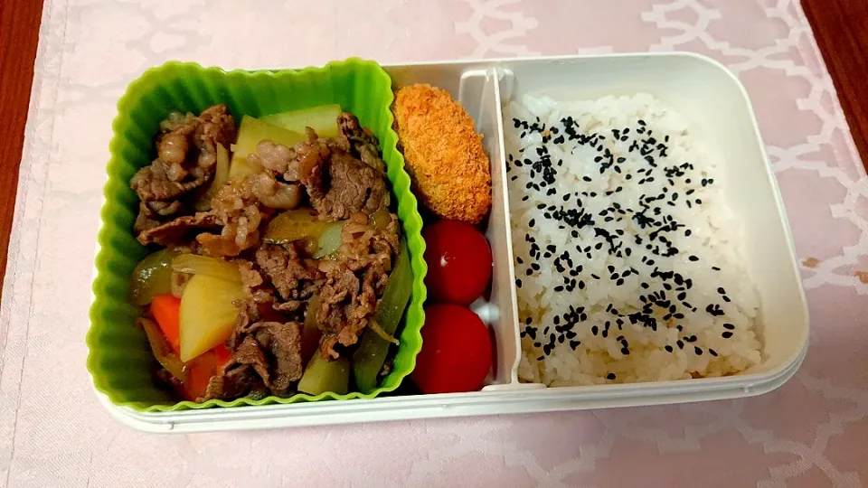 肉じゃが❤️旦那さんお弁当🎵😊|かおるcitronさん