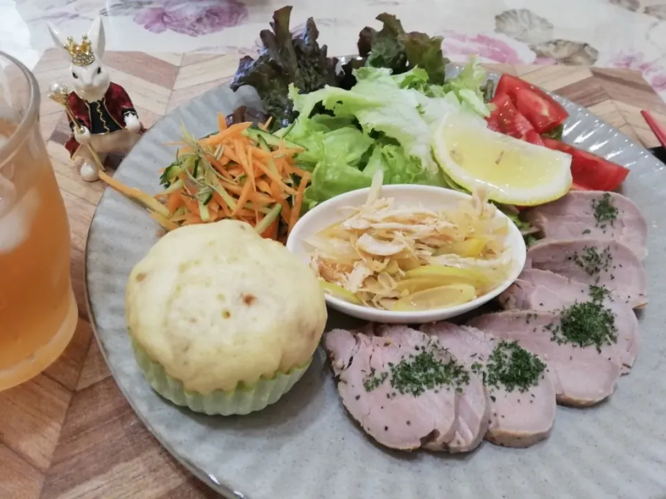 4/29
豚🐷ひれハムでワンプレート😋|たえさん