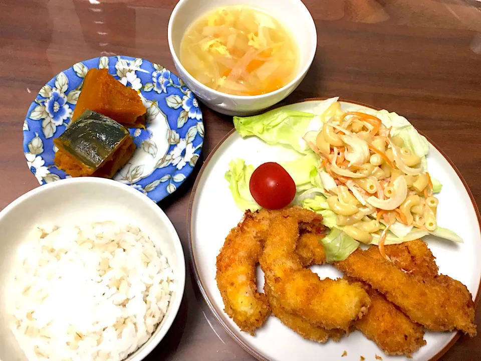 エビフライ マカロニサラダ かぼちゃの煮物 野菜スープ|おさむん17さん