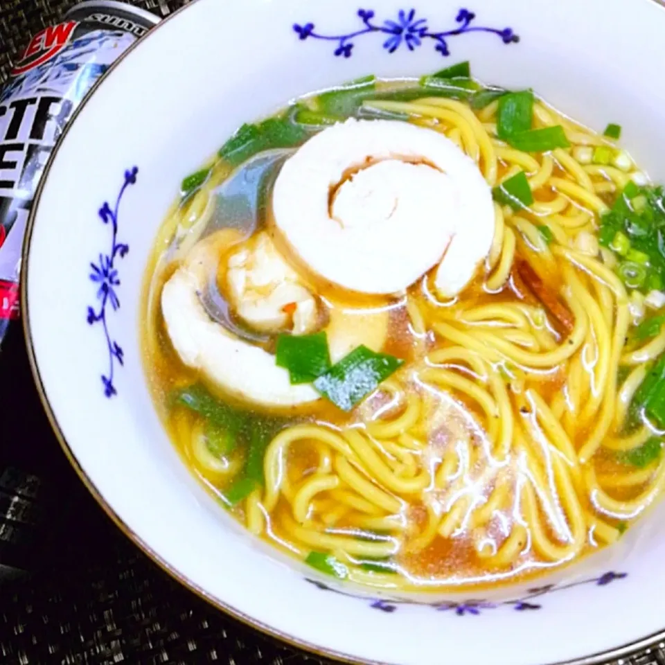 Today's lunch🥳〜醤油ラーメンうまうま😋|ペンギンさん