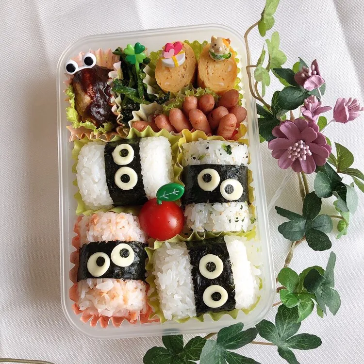 4/30❤︎旦那さんのお家おにぎり弁当❤︎
娘が暦通りで学校の遠隔授業があるため主人もお家弁当に…🍀|Makinsさん