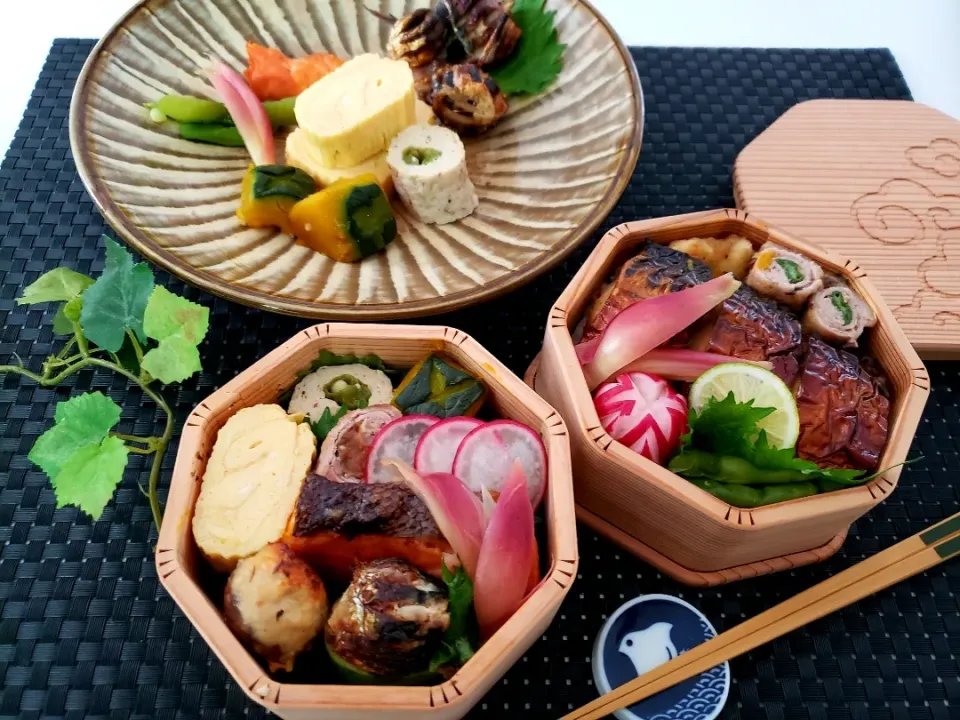 鯖寿司のお弁当
テレワークで必要のなくなったお弁当
過去の写真ですが
なんだか朝バタバタと
お弁当作っていた頃が懐かしい😊|🌿あかしろみどり🌿さん