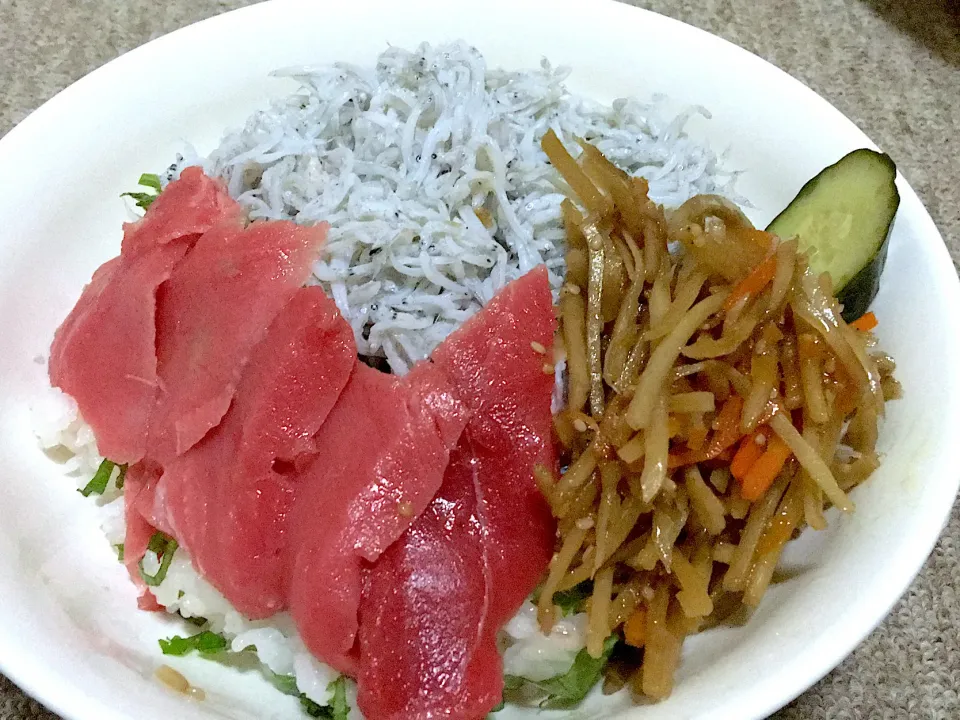 マグロしらす丼🤗|ちゃびきゅさん