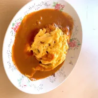 チキンカレーオムライス|タヌキさん