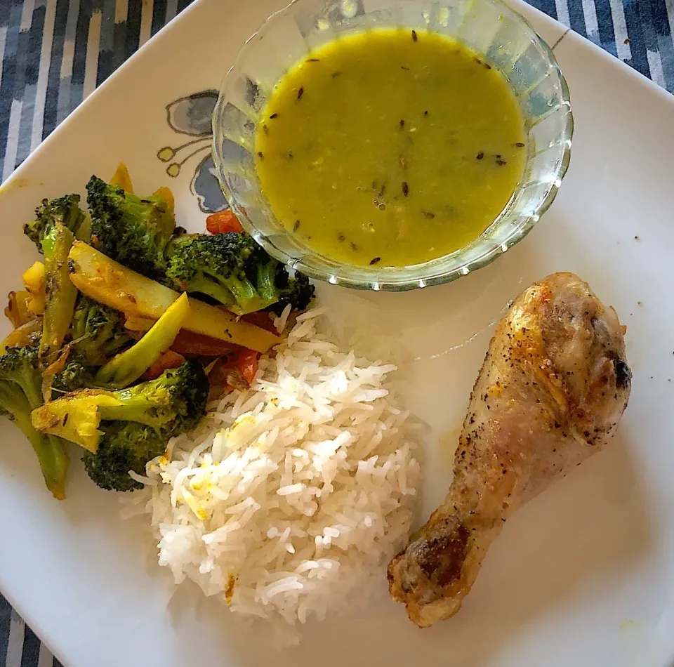 Peas soup, rice, veggies and chicken !|Prabina Bhandariさん