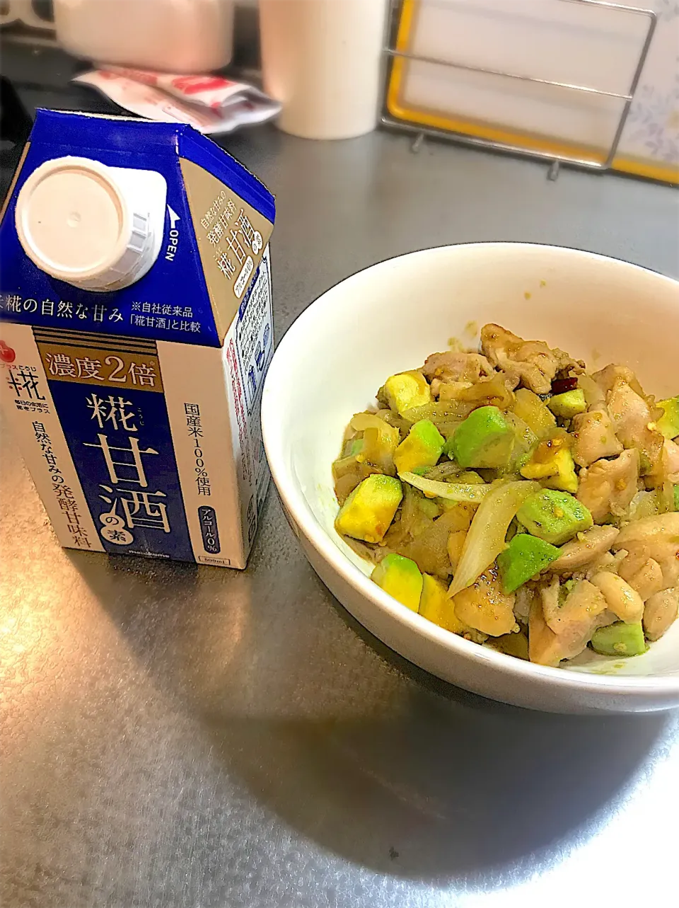 麹甘酒で味付け❁﻿鶏肉とアボカドの甘辛丼|shioriさん