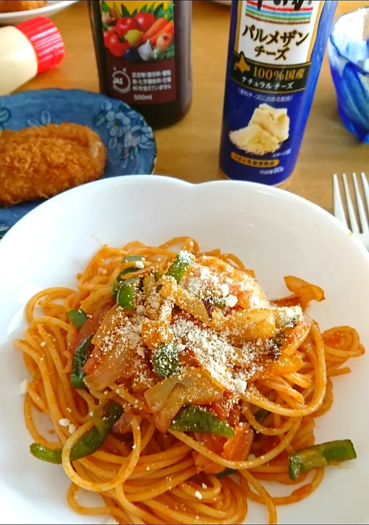 お昼はナポリタン🍝|しまだ ちえこさん