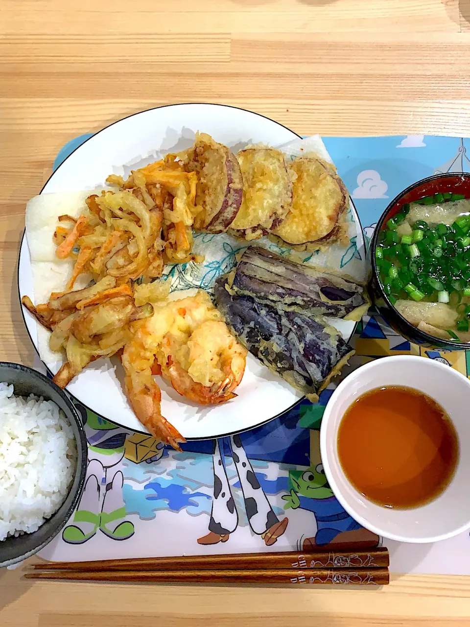 天ぷら定食( 海老・かき揚げ・ナス・さつまいも)|ぺろたんさん