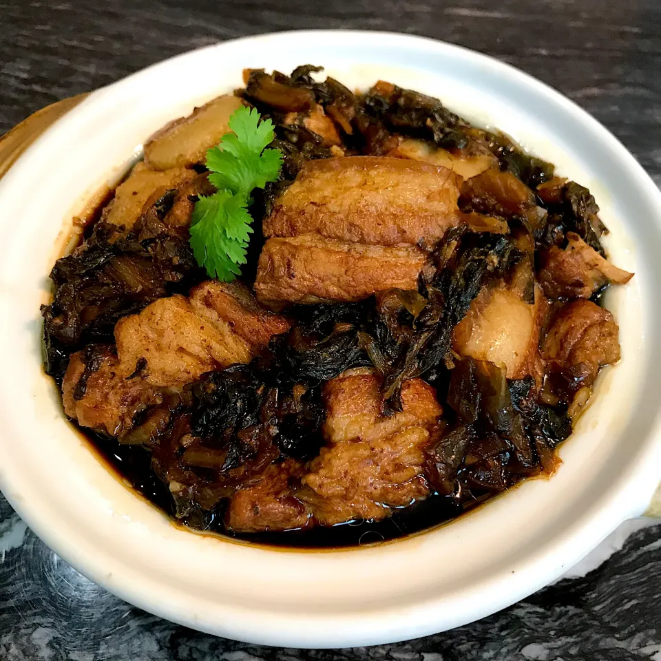 Hakka Dish .. Mui Choy with Pork Belly 梅菜扣肉|Yvonne C.さん