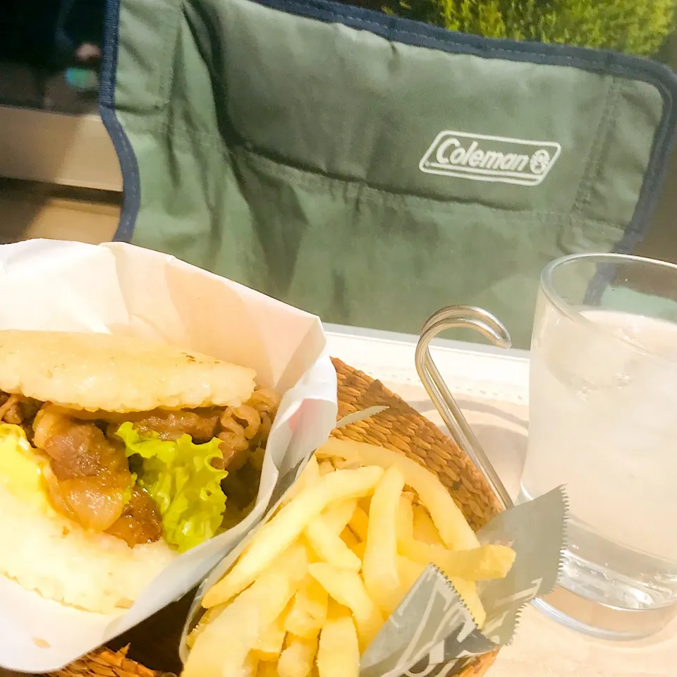 焼肉ライスバーガーでランチ🍴|だまさん