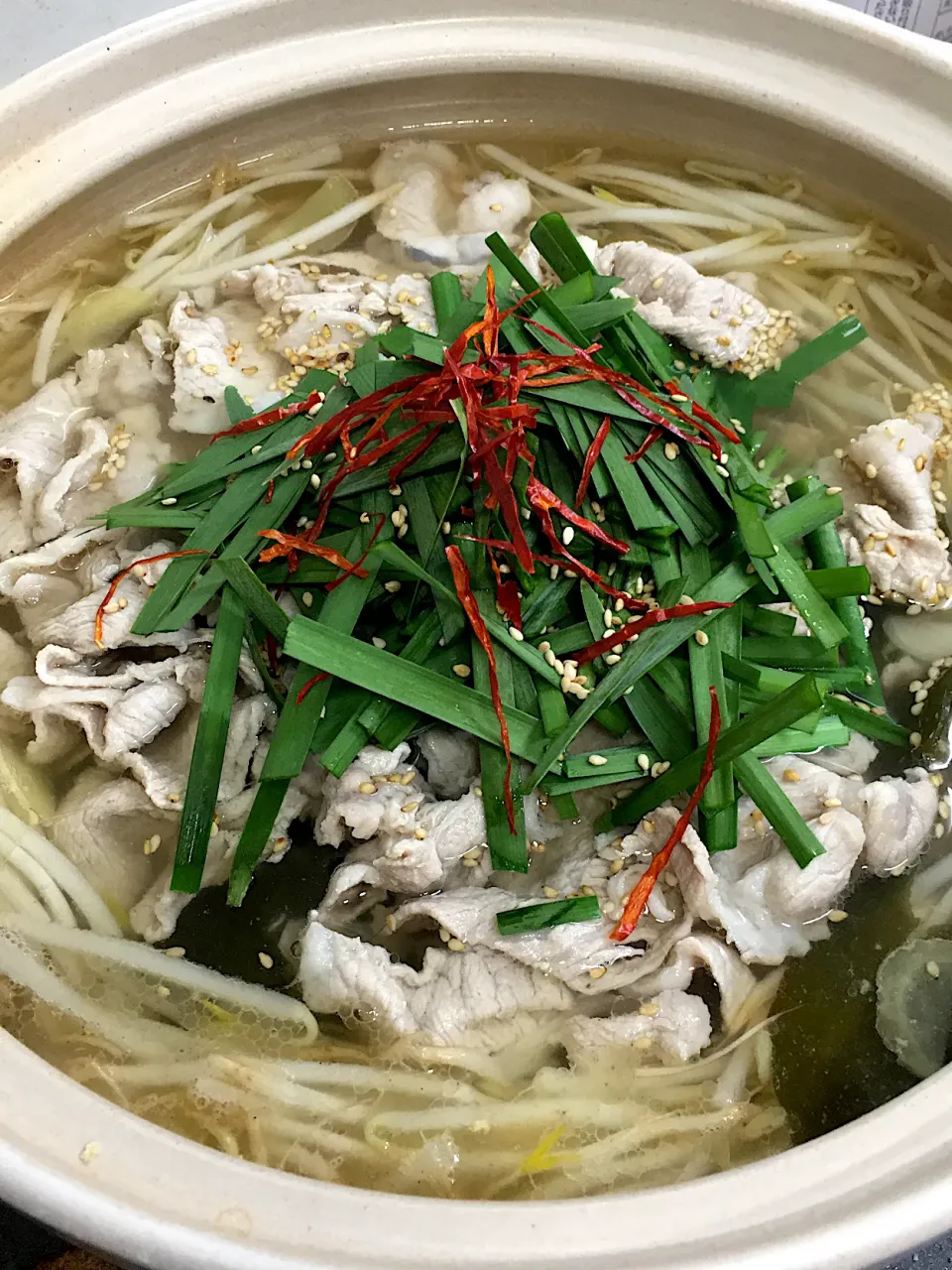 モヤシをわしゃわしゃ食べる鍋🍲♪|かっぴーさん